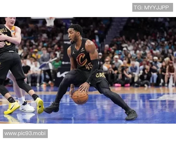 键盘侠哈登天天给阿伦做大餐！新秀克尼佩尔打得像NBA10年老兵